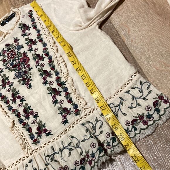 Zara Romantic embroidered blouse size medium - Picture 8 of 10